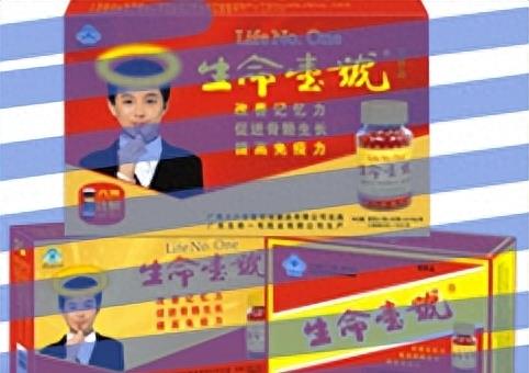 农村父母镰刀割麦子,收割父母