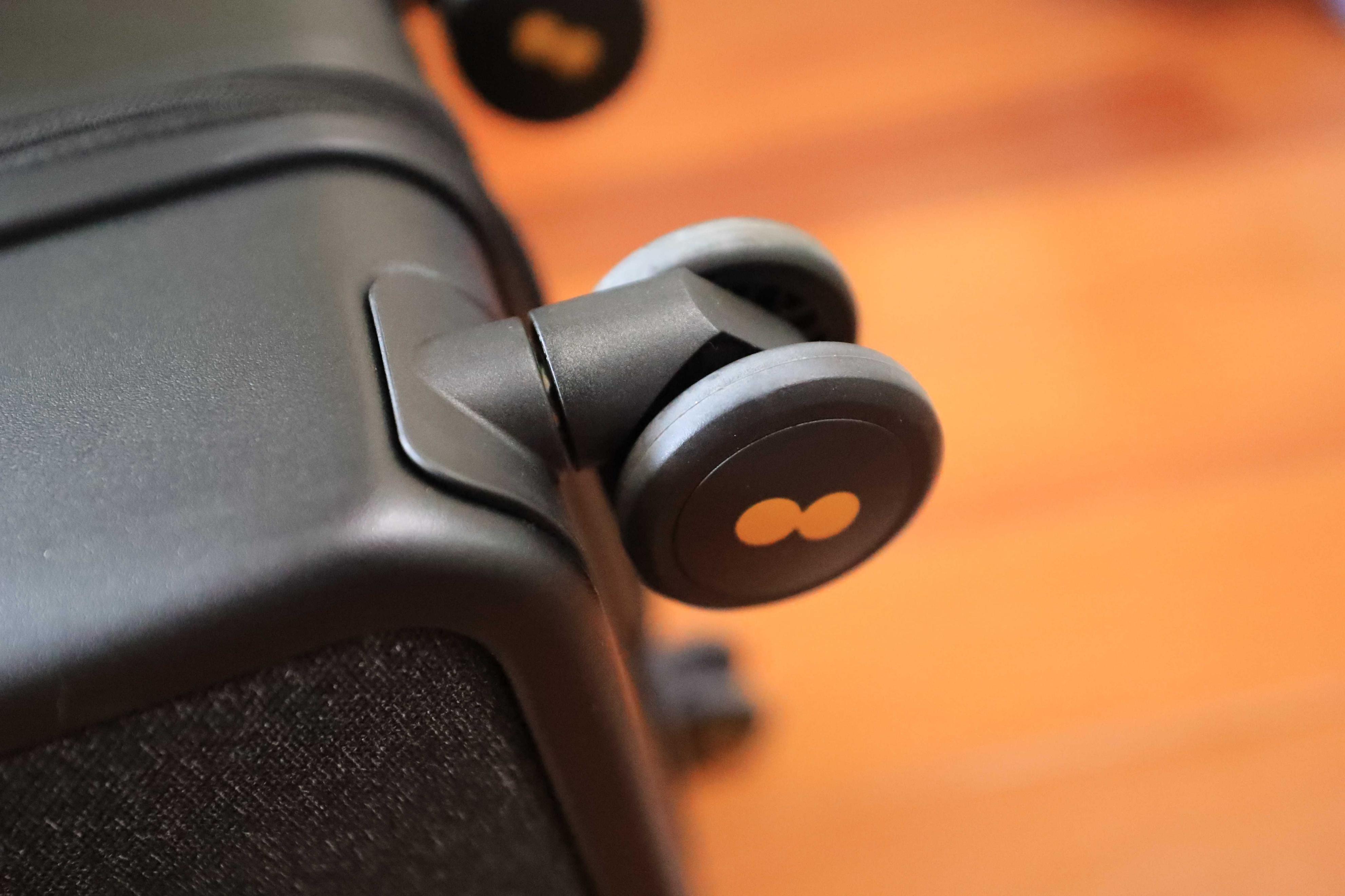 身高1米9也能HOLD住的差旅搭档——地平线8号城市脉搏拉杆箱