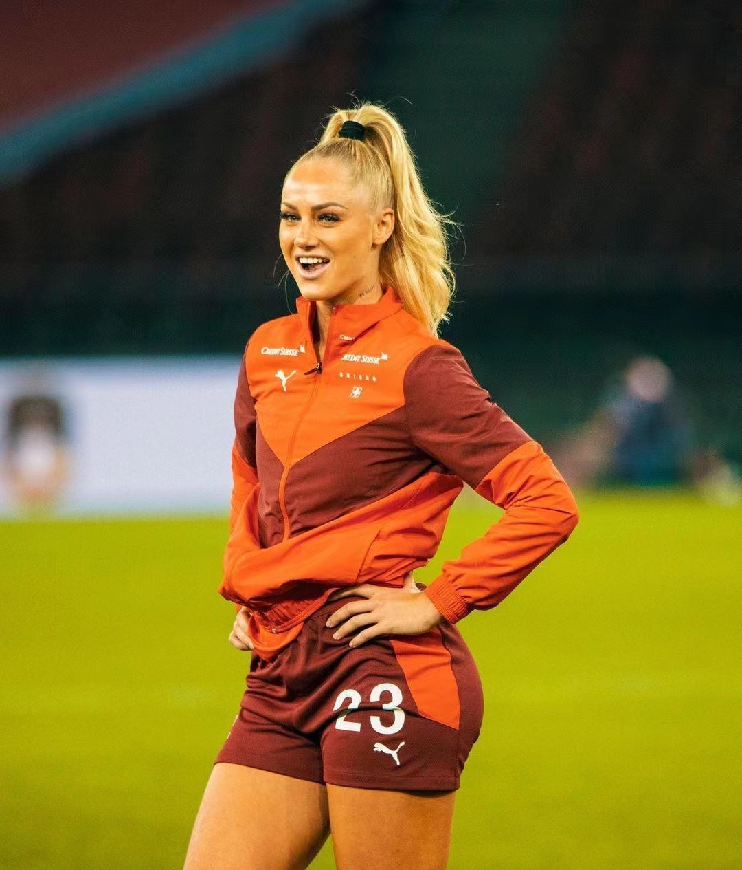 瑞士女足阿丽莎莱曼秀身材,女足阿丽莎莱曼