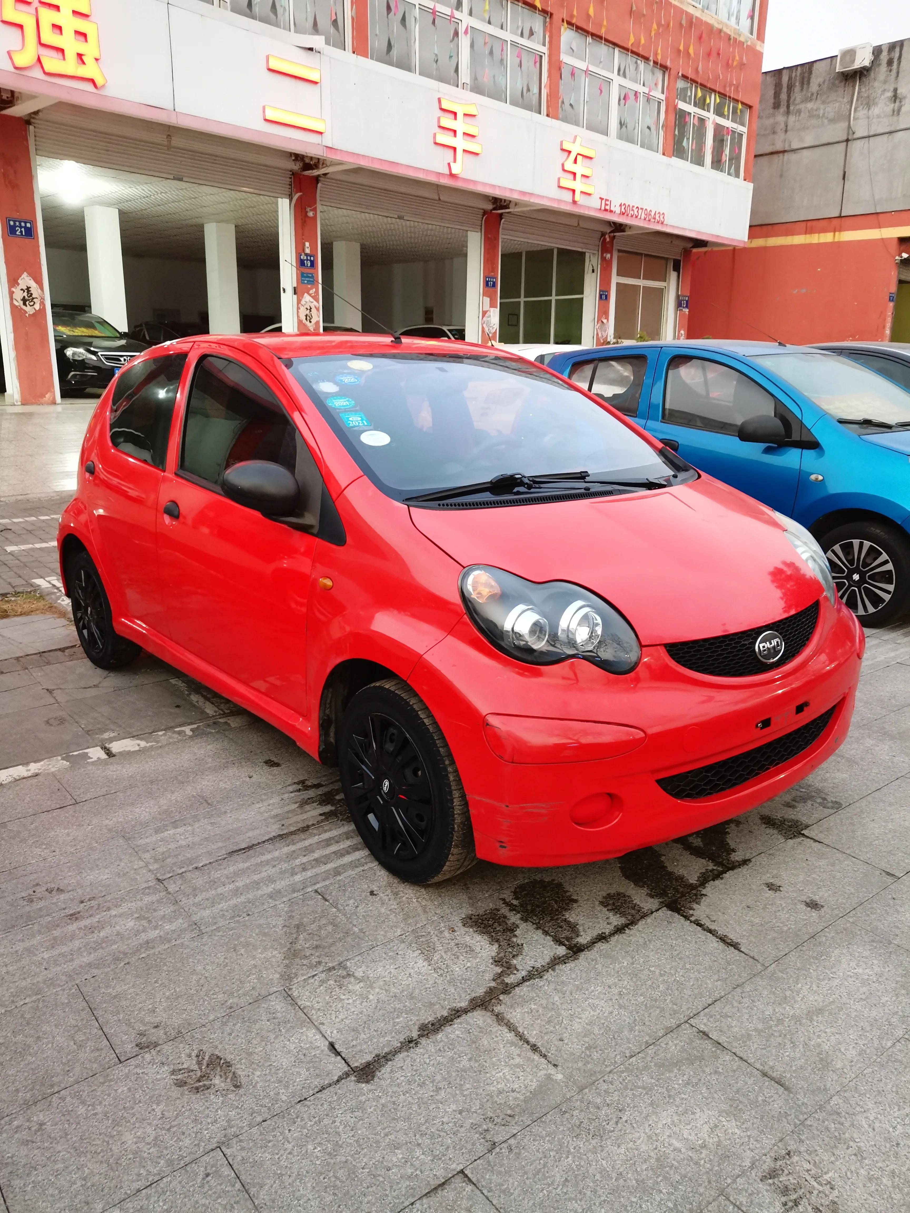 来个练手神器，比亚迪F0，这个小车还带一键启动无钥匙进入