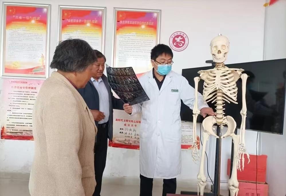 视病人如亲人弘扬医德医风,视病人如亲人用精湛医术守护生命