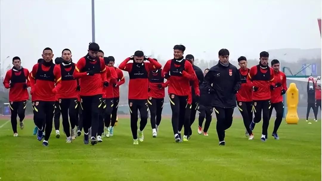 国足队内矛盾,国足场上的冲突