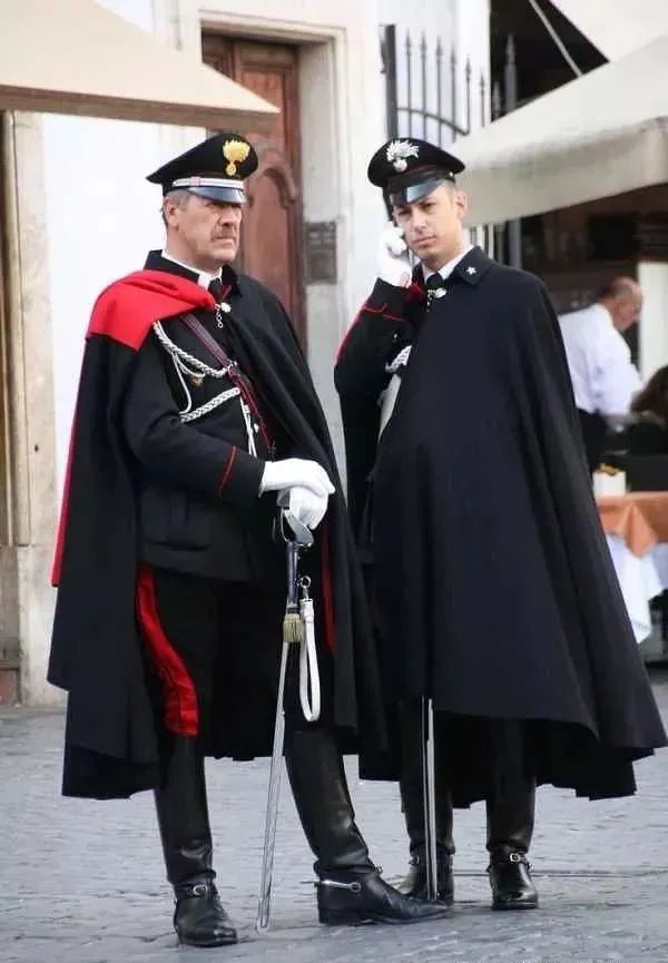 女警警服演变照片图片,最美警花警服图片