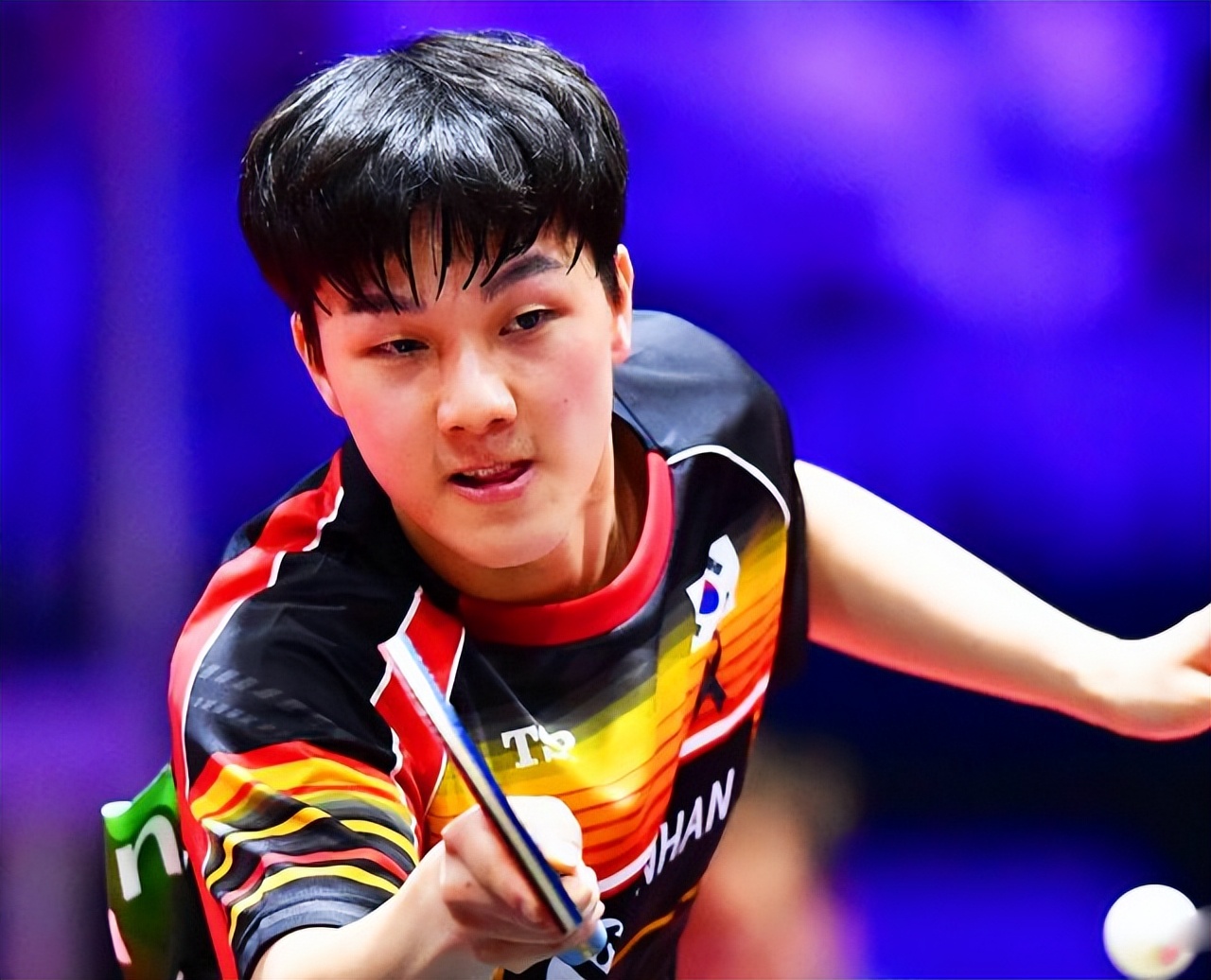 泰国选手打乒乓球,国乒20岁小将4-0劲敌世青赛三冠王