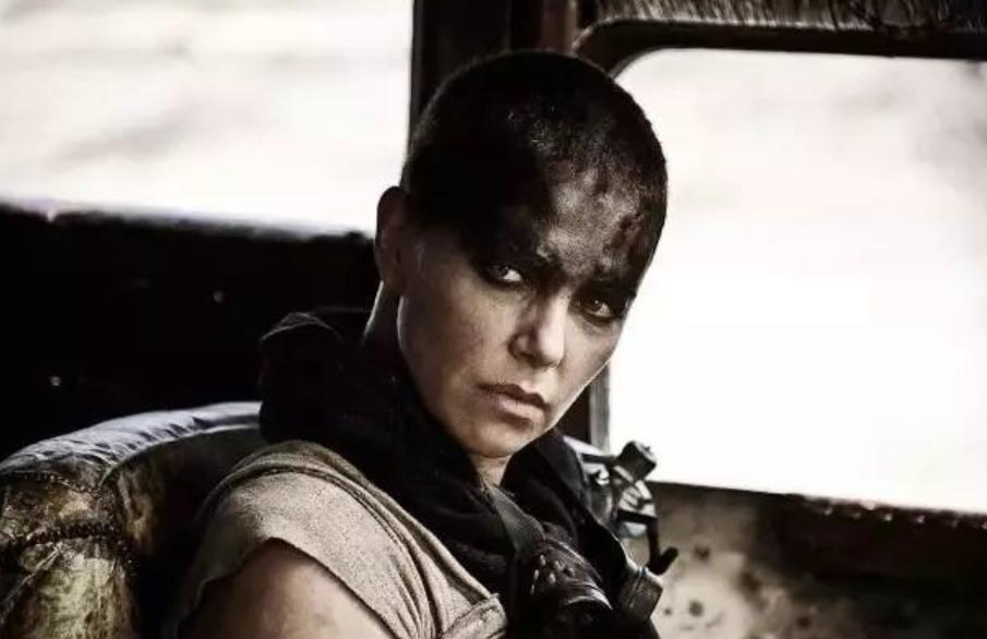 你可能不相信，好莱坞女神，查理兹塞隆才是真正的underdog