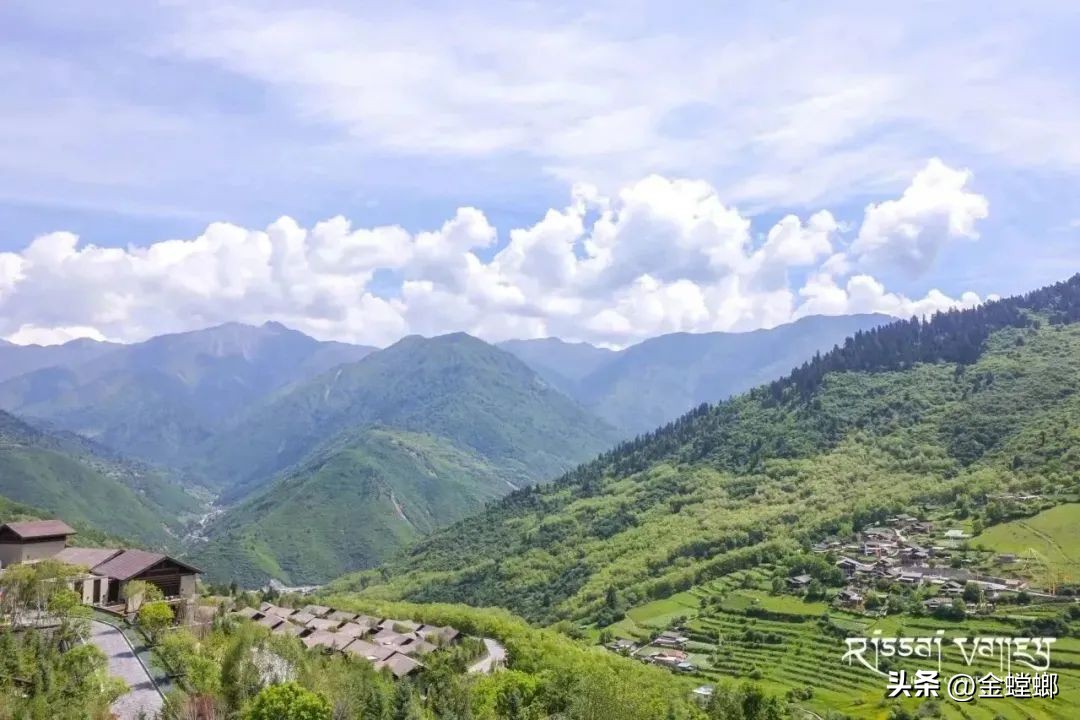 中国首家，全球第六家—九寨沟日赛谷丽思卡尔顿隐世酒店