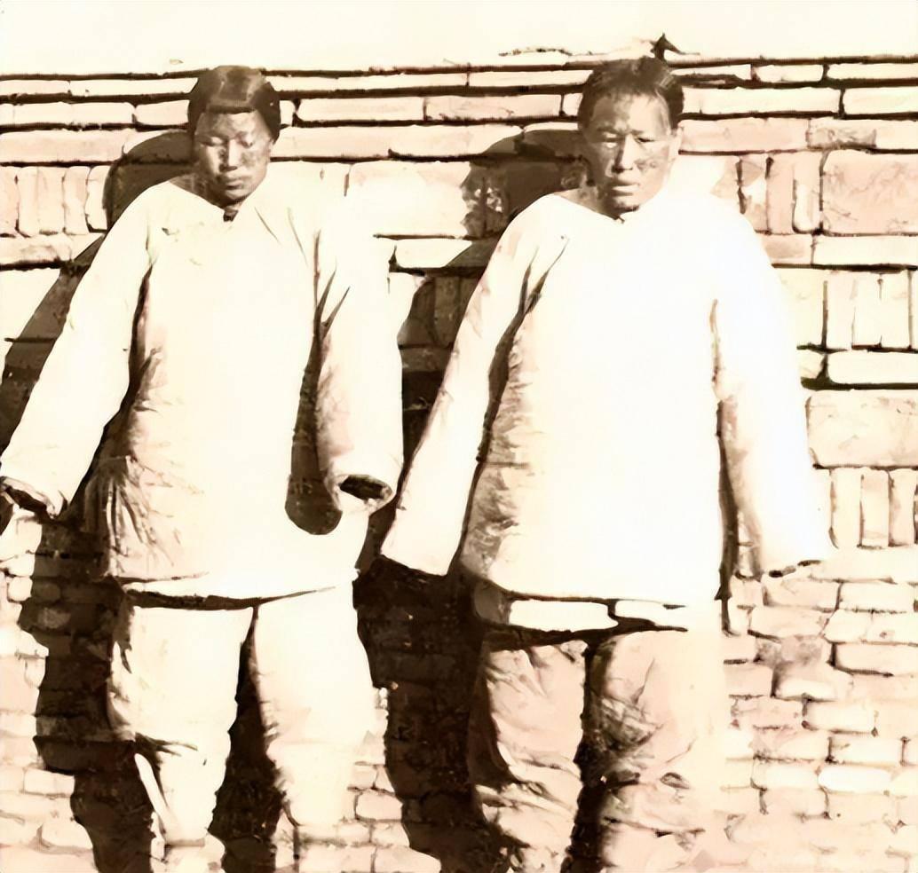 日军日记：*安妇慰**不服从管教，我很愤怒，用*刀刺**插入她的*体下**