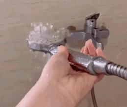 入住后花洒的真实感受,入住一年卫生间