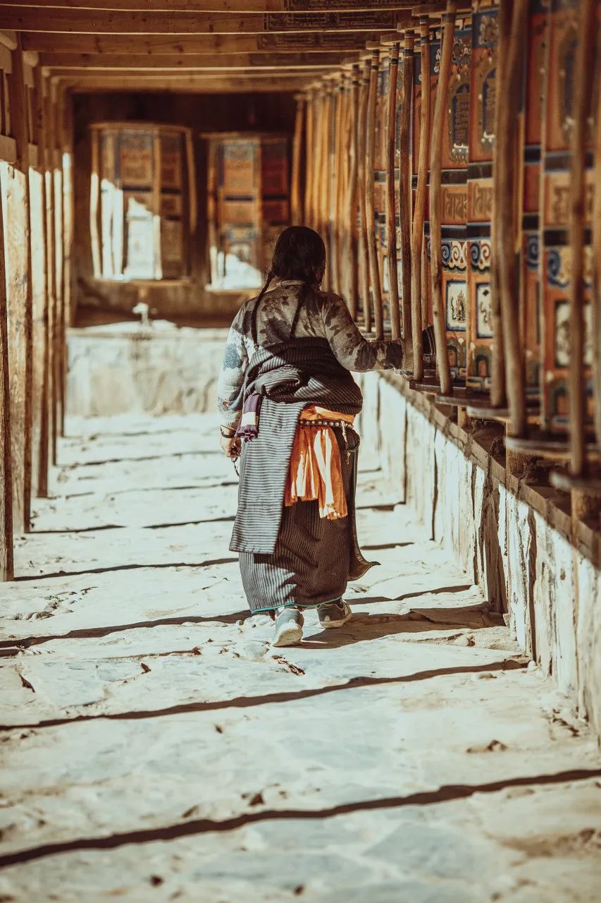 都去挤*疆新**？我选这个20°C的西北秘境