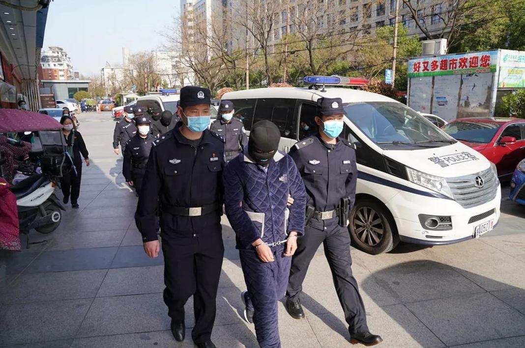 14岁女孩被警察逮捕,14岁女孩被警察抓后续