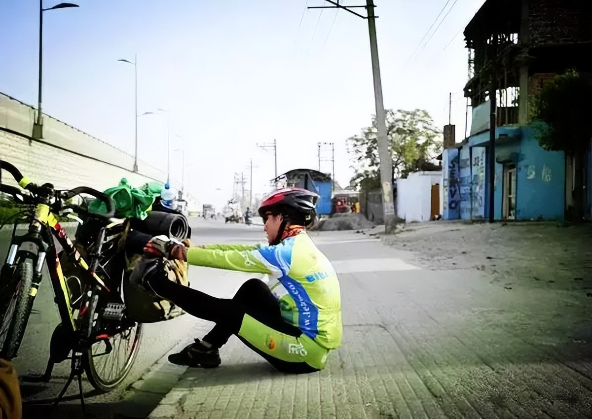 骑车大腿抽筋是什么症状,骑车抽筋怎么拉伸