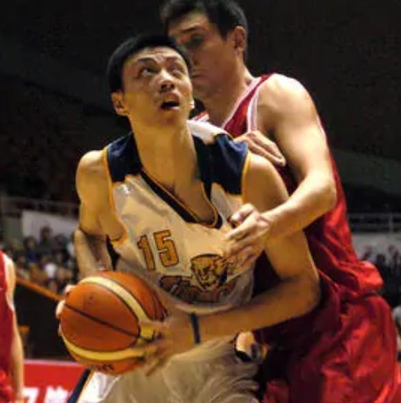 广东宏远8冠王后几年没拿冠军,8年7冠时期的广东队