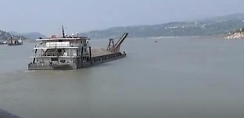 重庆男子双手竟能点石成金，将5块钱的石头转卖上万，如何做到的