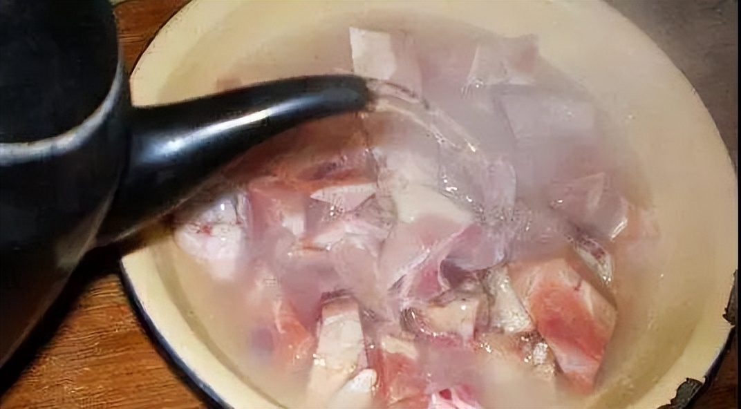 广州不要水龙头直接冲洗生肉,不要在水龙头下冲洗生肉特别含义