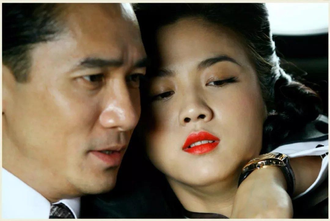 《色·戒》，在爱情中反思战争的残酷性，混乱的年代如何展示情感