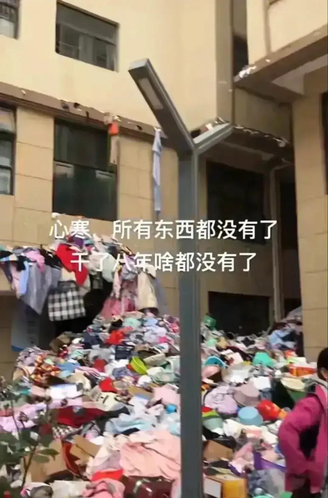 京东高管降薪也要给员工发补贴，终于知道为啥富士康招不到人了