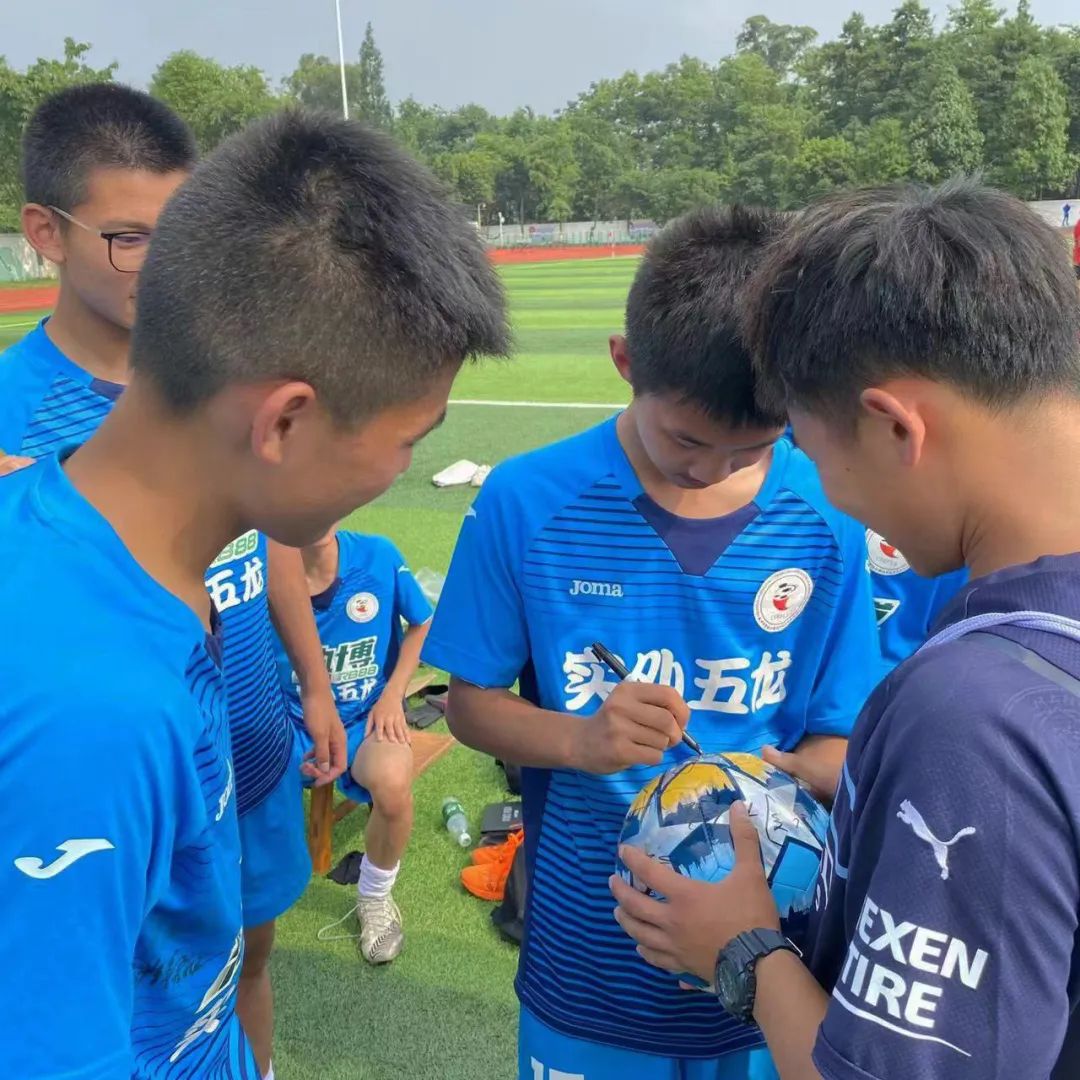 喜报足球,足球队夺冠喜报