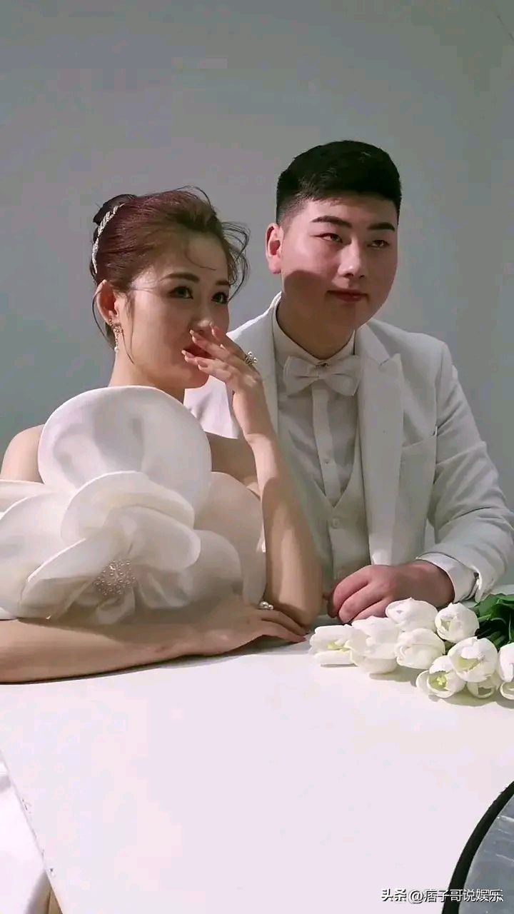 大衣哥儿子和媳妇儿的最新消息,大衣哥儿子小伟订婚了吗