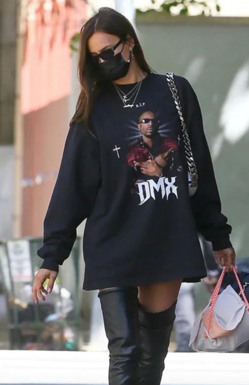 又来作妖了？比起谈恋爱，他只是想找人和自己穿情侣装吧？