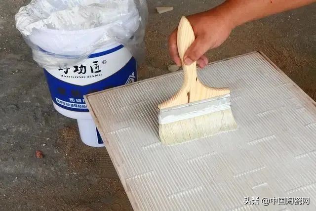 瓷砖禁止水泥砂浆铺贴,现在的瓷砖不能用水泥砂浆贴了吗