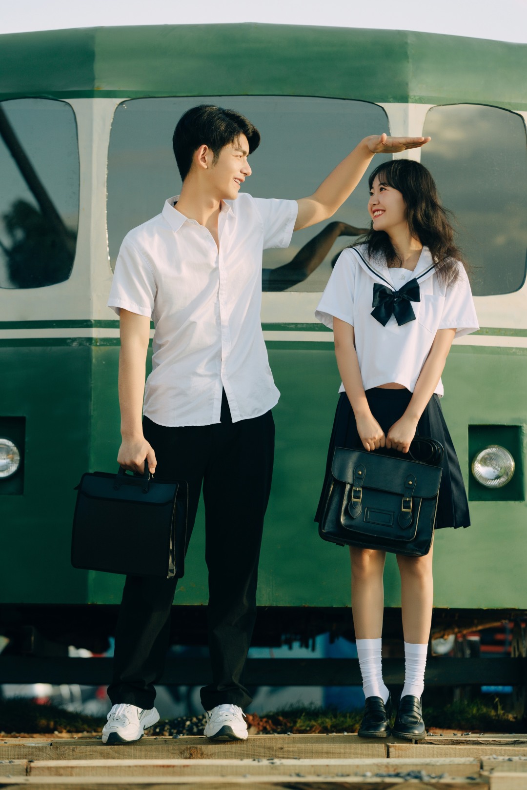 拍婚纱照不会摆pose,拍婚纱照不会摆姿势摄影师会吵吗