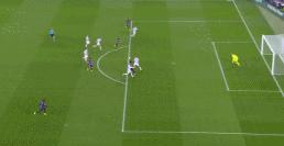 欧冠决赛莱万远射,欧冠莱万上演帽子戏法