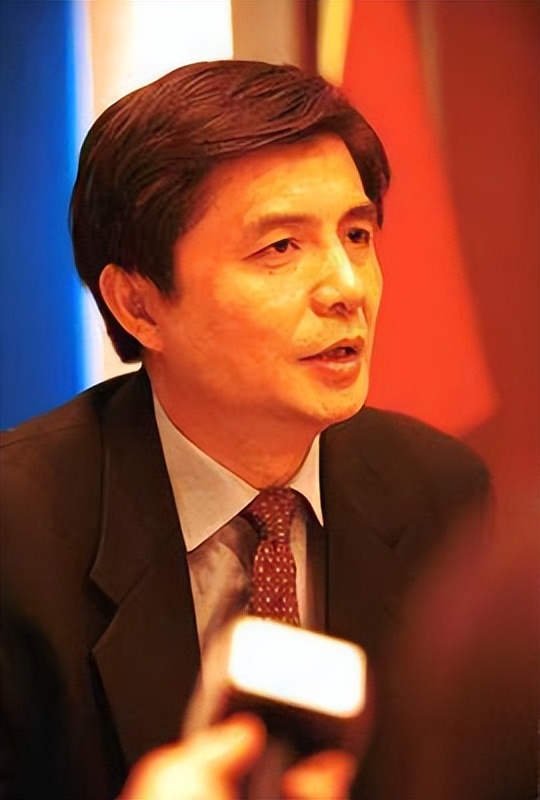 张瑜汪嘉伟合影,汪嘉伟曾和演员张瑜结婚了吗