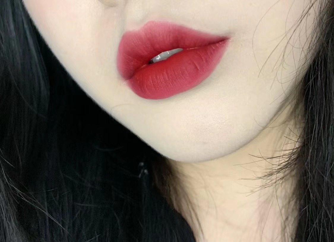 红棕色口红显白还是显黑,黑黄皮适合红棕色口红吗