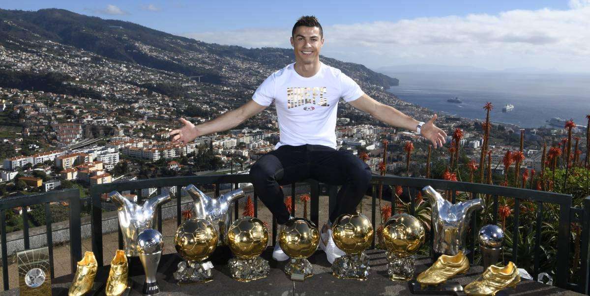 深度解析c罗逆转梅西,c罗与梅西谁是足球史上最佳