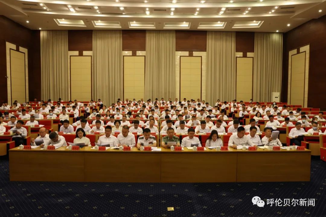 全市加强城市精细化管理和推进新型城镇化建设现场会召开高润喜出席并讲话