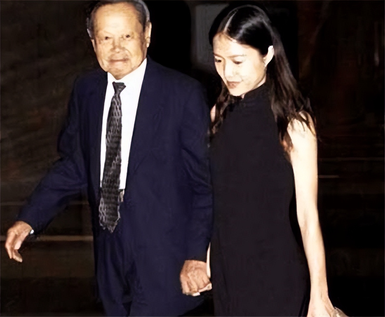 翁帆继承了杨振宁的别墅吗,杨振宁给翁帆留一套房子