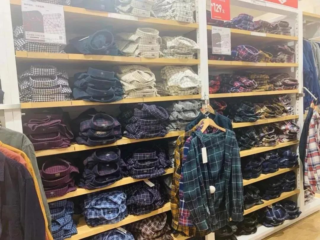 被挂上热搜的“北京女孩”：我月薪1万8，但工作内容毫无意义