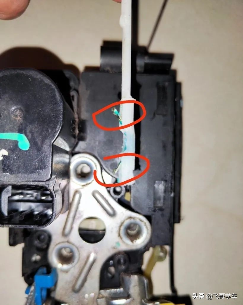 别克凯越车门锁异响和跳动,凯越锁车或者开锁反复跳动