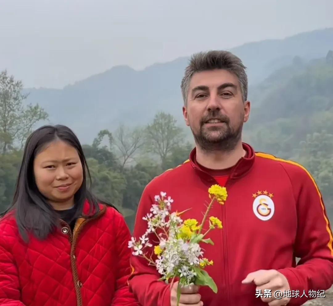 土耳其阿布嫁到四川8年,土耳其阿布和媳妇为什么要回农村