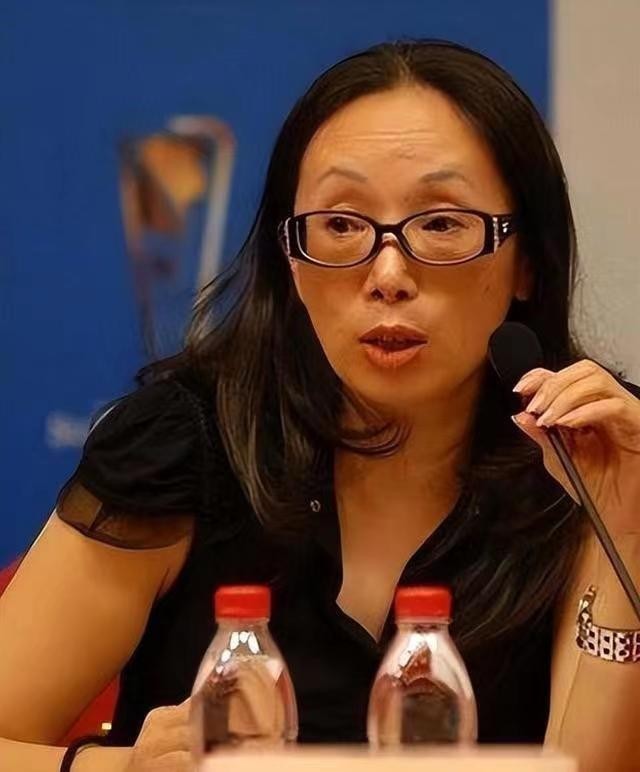 23岁女富豪生活奢靡,黑龙江女首富离婚