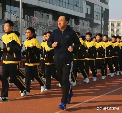 网传教育局长在老婆闺蜜家过夜，意外坠楼，当场“壮烈牺牲”