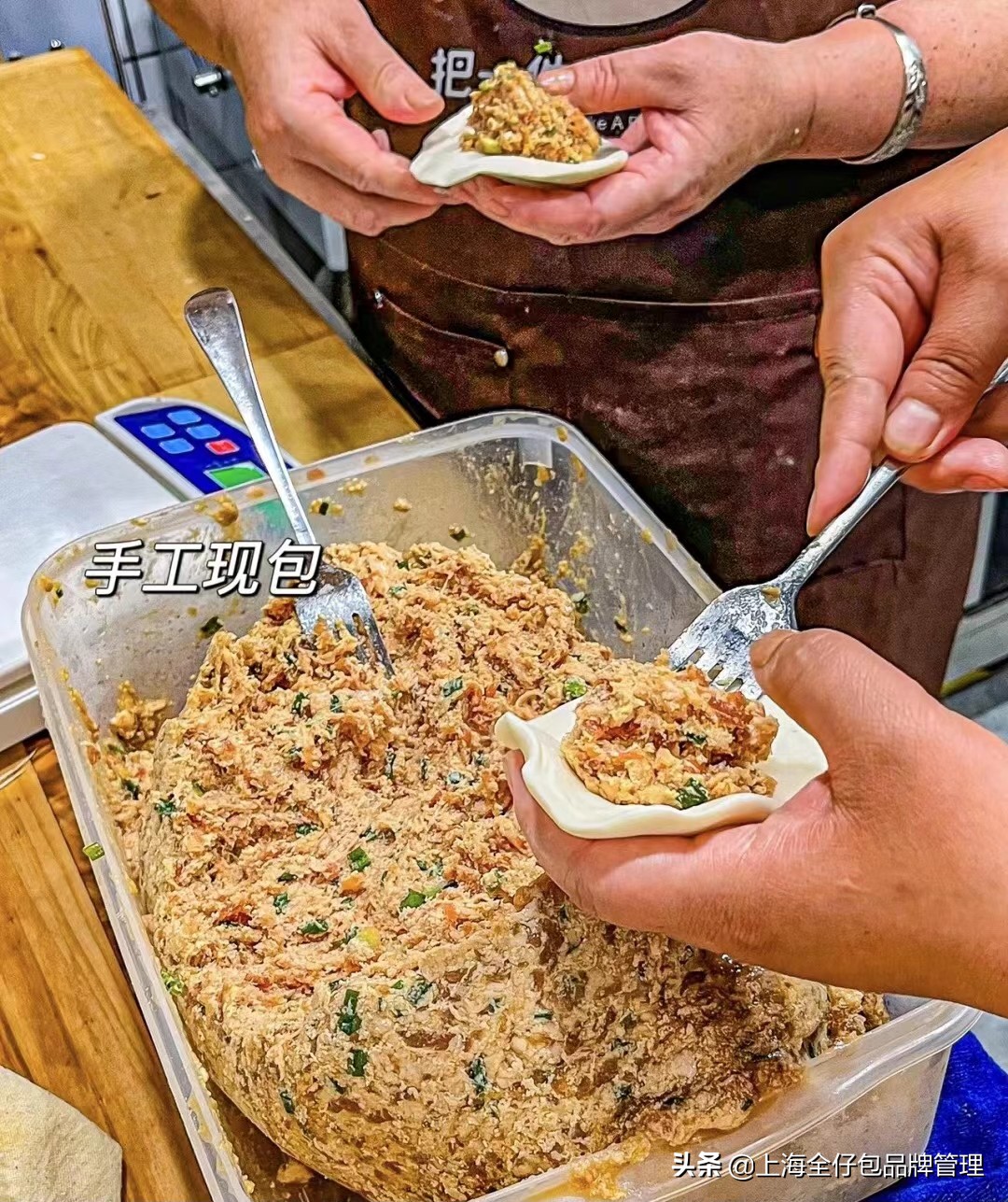 餐饮加盟创业如何入手,餐饮生意加盟店靠谱吗