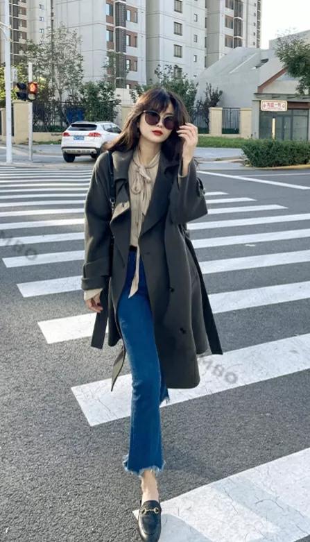 惊艳穿对灰大衣化身韩剧女主角,惊艳的女人韩剧穿衣搭配