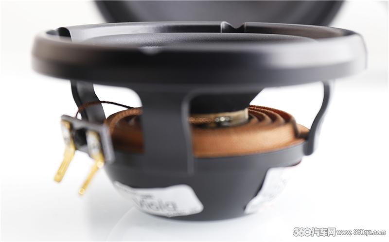 听发烧人声有着先天优势德国IE提琴喇叭醇厚声底烧友别错过