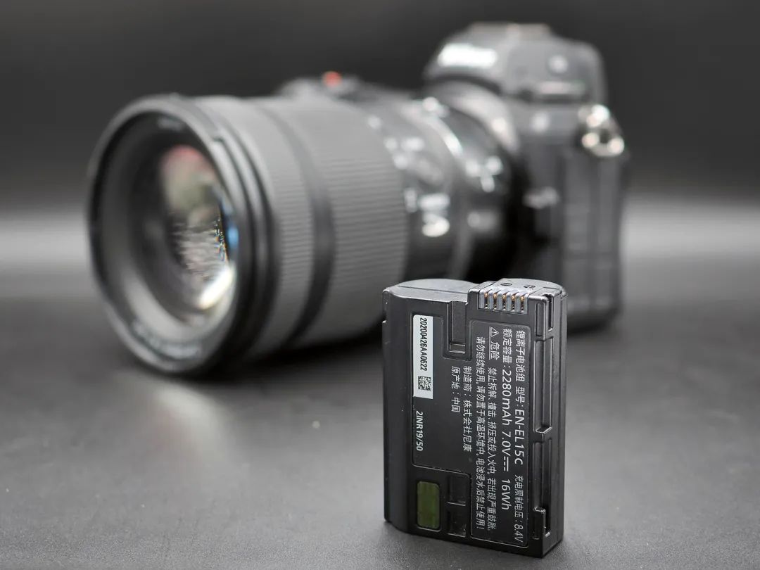 尼康z系列挂机镜头,尼康z24-200和24-120哪个好