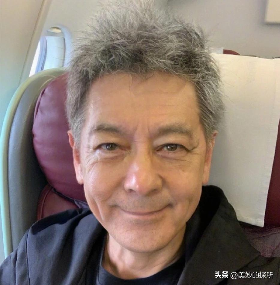 黄宗泽钟汉良同台,钟汉良和黄宗泽谁大