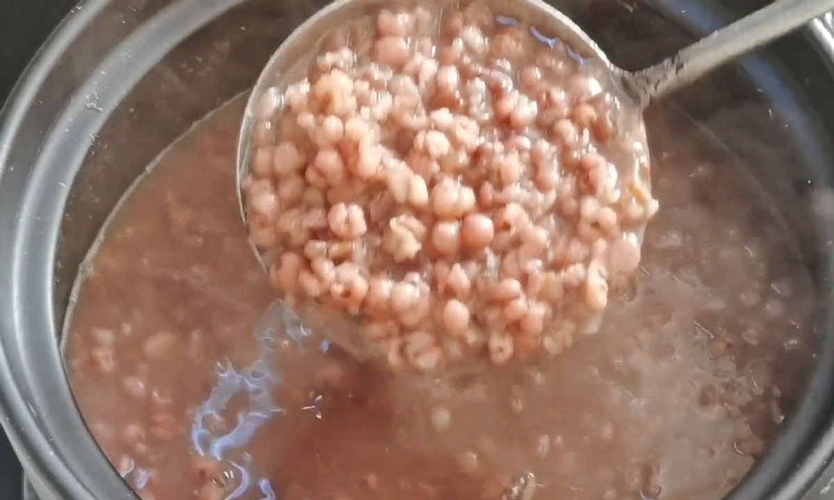 中老年人少吃这3类食物,建议中老年人多吃这6样食物