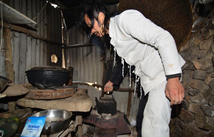 山东一位道长坚信龙真实存在，并上山寻龙16年，至今仍在山上坚持