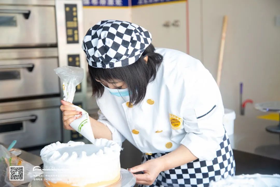 自己创业去哪里学西点,女生创业学烘焙去哪里