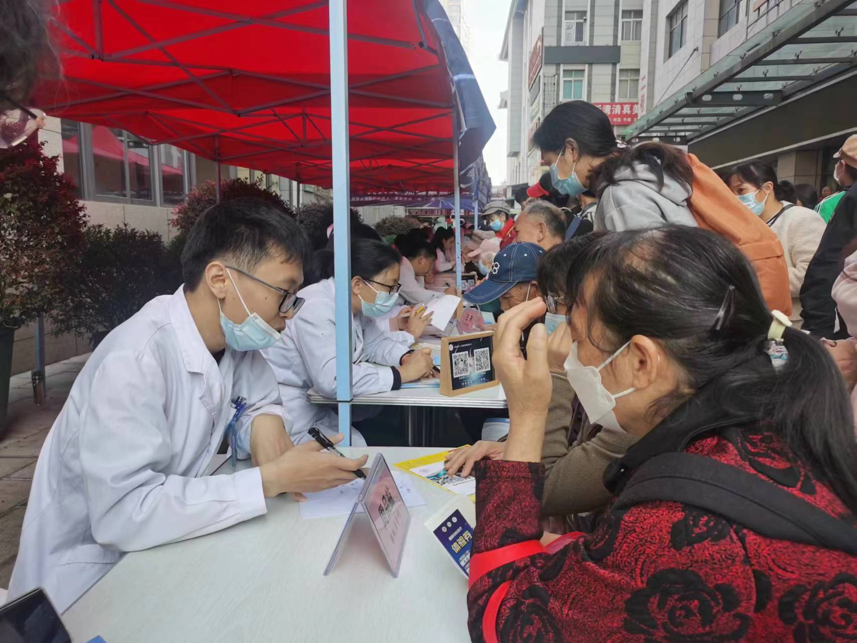 帮助大众“睡好觉”省一院举行“世界睡眠日”义诊咨询活动