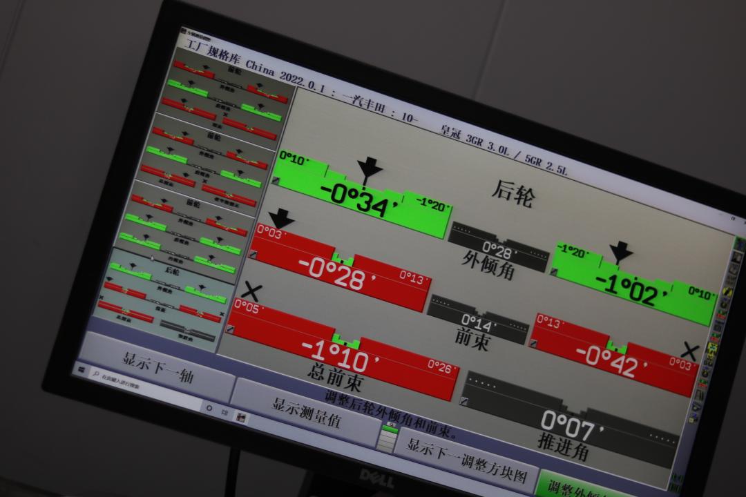皇冠3.0经典老车翻新复活视频,丰田皇冠13代翻新