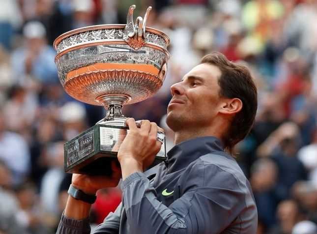 纳达尔红土之王原因,2001年拉斐尔·纳达尔转入职业网坛