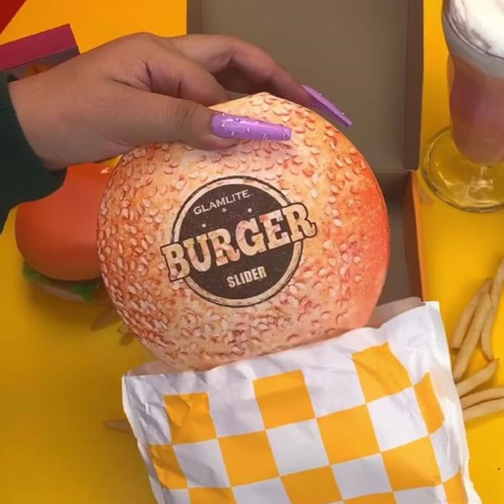 Puig旗下高端时装品牌进军美妆,首个《瑞克和莫蒂》彩妆联名来了