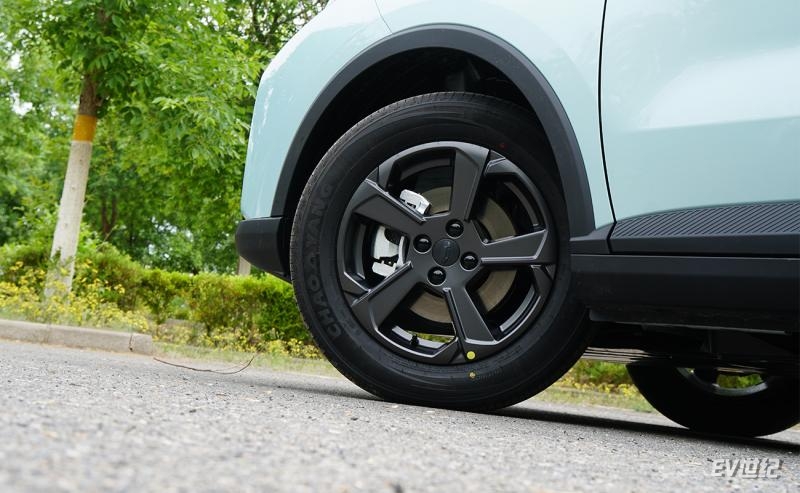 品牌销量持续向上突破关键产品静态体验几何E