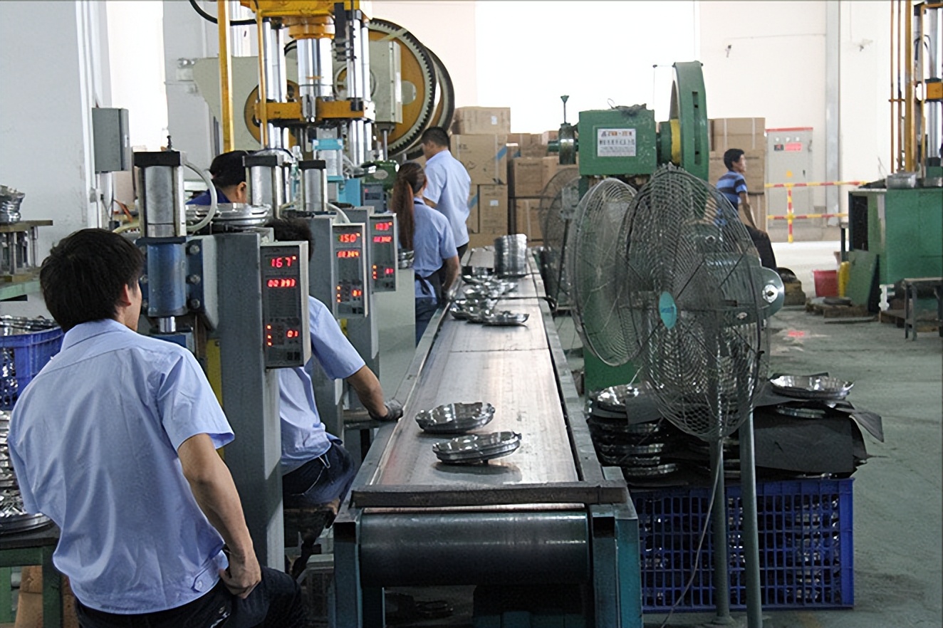 苏泊尔：被40亿贱卖外资，如今市值翻十倍不止，创始人却说不后悔